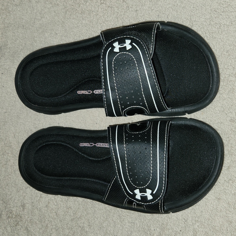 UA Girls Youth Sz 3 Athletic Slides